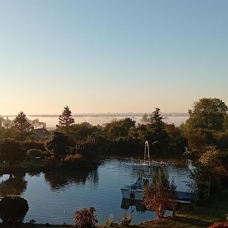 Domaine Du D-Day Bed & Breakfast Saint-Come-du-Mont Exterior foto